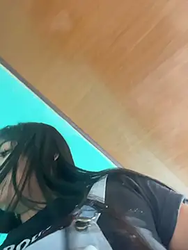 NatashaBrown12 online show from 12/21/25, 04:41