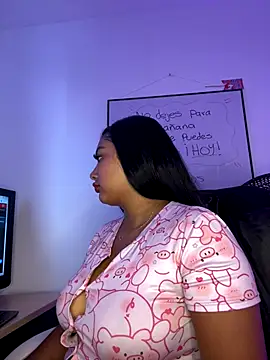 Snapshot of NatashaBrown12 chatting on 10/17/25, 03:47 NatashaBrown12 online show from 10/17/25, 03:47