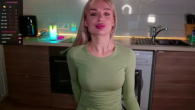 MissLovex online show from 03/25/26, 02:12