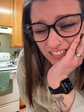 Snapshot of LadyLena1 chatting on 03/03/25, 03:16 LadyLena1 online show from 03/03/25, 03:16