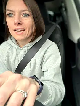 LadyLena1 online show from 12/18/25, 09:07