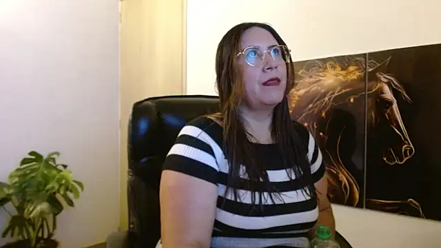 amalia brunette online show from 04/17/26, 09:39