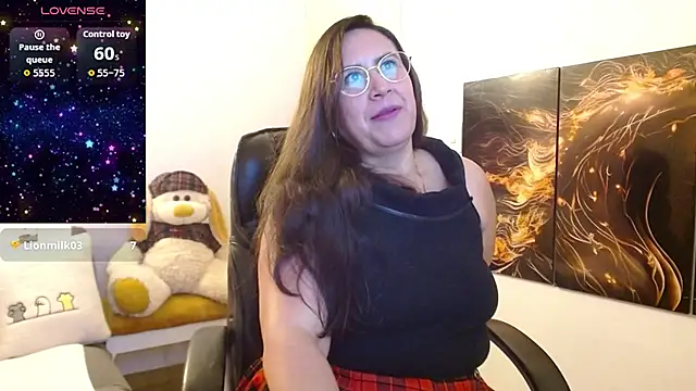 Snapshot of amalia_brunette chatting on 12/14/25, 12:50 amalia brunette online show from 12/14/25, 12:50