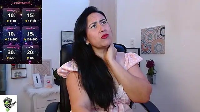 Snapshot of amalia_brunette chatting on 02/04/25, 11:06 amalia brunette online show from 02/04/25, 11:06