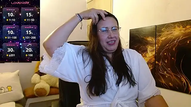 Snapshot of amalia_brunette chatting on 11/26/25, 01:16 amalia brunette online show from 11/26/25, 01:16