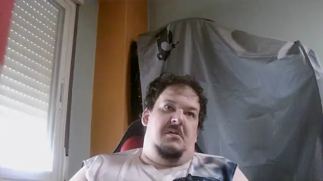 Snapshot of porkorossy chatting on 06/12/26, 07:28 porkorossy online show from 06/12/26, 07:28