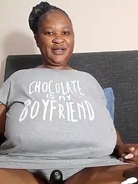 Snapshot of Bootyliciousbbw12 chatting on 10/20/25, 06:48 Bootyliciousbbw12 online show from 10/20/25, 06:48