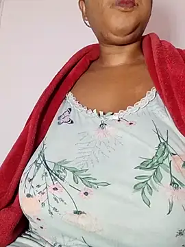 Snapshot of Bootyliciousbbw12 chatting on 06/24/26, 05:50 Bootyliciousbbw12 online show from 06/24/26, 05:50