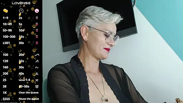 Snapshot of scarlett_paris22 chatting on 03/04/25, 11:43 scarlett paris22 online show from 03/04/25, 11:43