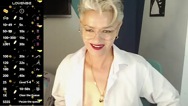 Snapshot of scarlett_paris22 chatting on 03/16/25, 11:15 scarlett paris22 online show from 03/16/25, 11:15
