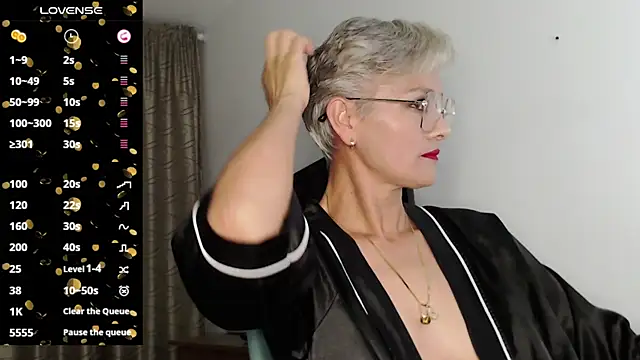 Snapshot of scarlett_paris22 chatting on 01/26/25, 11:18 scarlett paris22 online show from 01/26/25, 11:18
