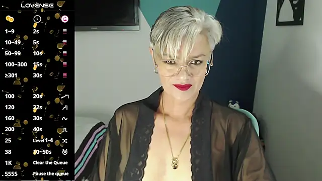 Snapshot of scarlett_paris22 chatting on 03/05/25, 11:27 scarlett paris22 online show from 03/05/25, 11:27