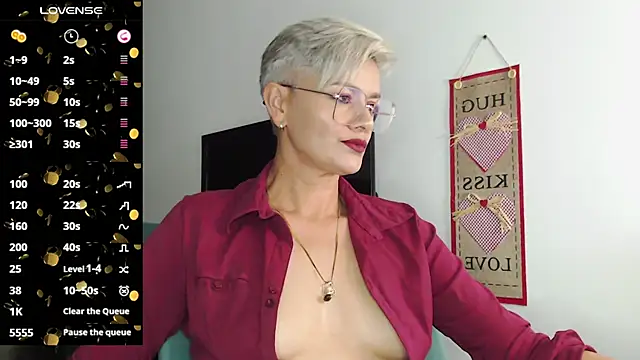 Snapshot of scarlett_paris22 chatting on 02/12/25, 02:14 scarlett paris22 online show from 02/12/25, 02:14