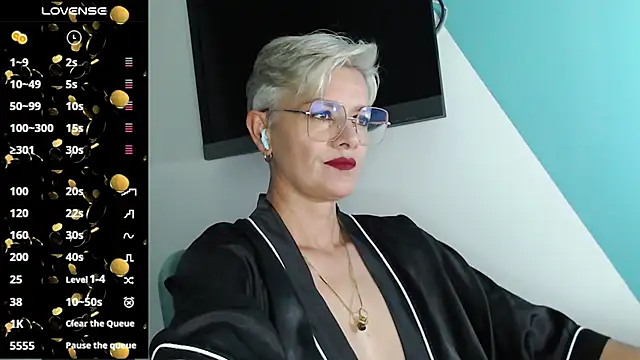 Snapshot of scarlett_paris22 chatting on 03/03/25, 11:46 scarlett paris22 online show from 03/03/25, 11:46