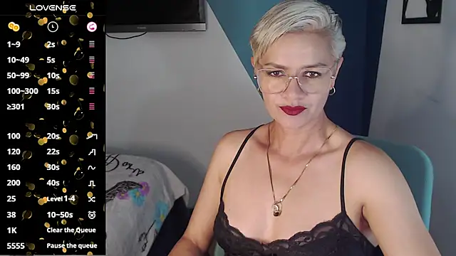 Snapshot of scarlett_paris22 chatting on 03/18/25, 12:08 scarlett paris22 online show from 03/18/25, 12:08