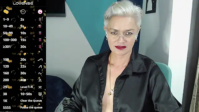 Snapshot of scarlett_paris22 chatting on 02/25/25, 11:26 scarlett paris22 online show from 02/25/25, 11:26
