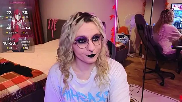 Lori Myaf online show from 11/06/25, 02:10