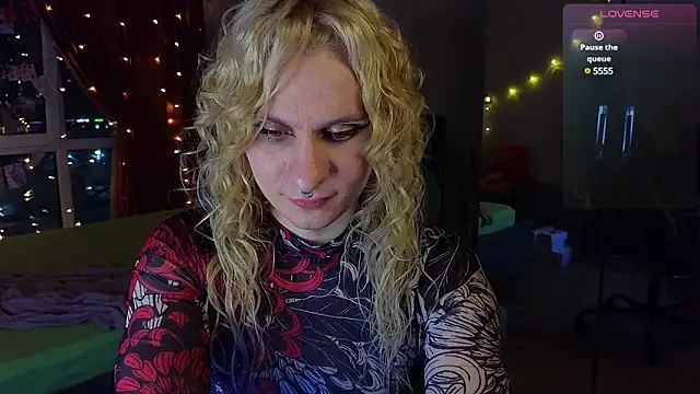 Snapshot of Lori_Myaf chatting on 02/22/25, 05:46 Lori Myaf online show from 02/22/25, 05:46