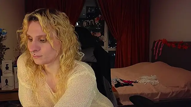 Snapshot of Lori_Myaf chatting on 12/20/24, 02:05 Lori Myaf online show from 12/20/24, 02:05