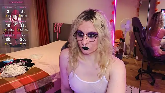 Lori Myaf online show from 11/07/25, 02:10