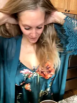 ItsDanniG online show from 11/06/25, 05:28