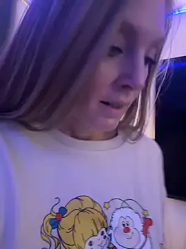 ItsDanniG online show from 10/30/25, 05:54