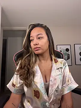 DianaHopson online show from 10/12/25, 12:23