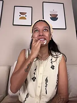 DianaHopson online show from 04/24/26, 11:34