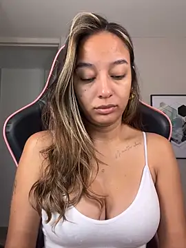 DianaHopson online show from 09/28/25, 12:23
