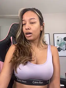 DianaHopson online show from 10/16/25, 01:41