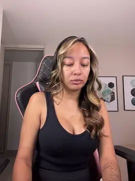 DianaHopson online show from 10/14/25, 10:05