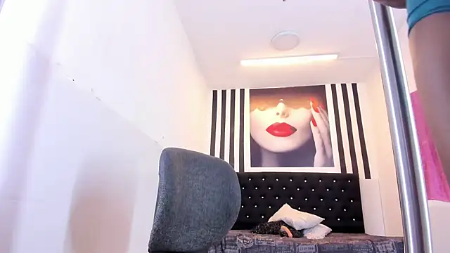 Snapshot of Shanelle__ chatting on 09/16/25, 01:12 Shanelle online show from 09/16/25, 01:12