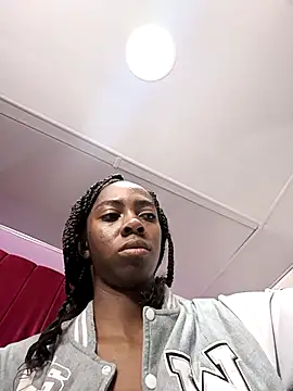 Snapshot of Shanelle__ chatting on 12/04/25, 01:32 Shanelle online show from 12/04/25, 01:32