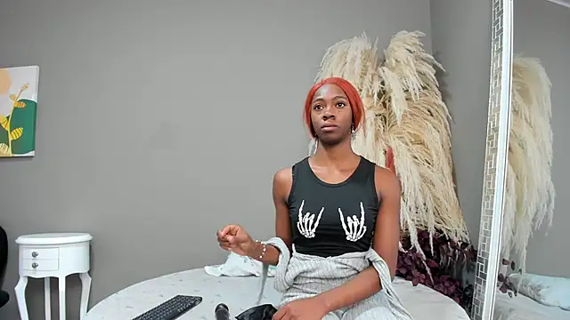 Snapshot of Shanelle__ chatting on 10/25/25, 01:12 Shanelle online show from 10/25/25, 01:12