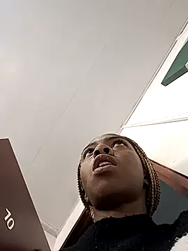 Shanelle   online show from 02/25/26, 01:44