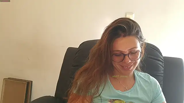 Snapshot of irinasweet27 chatting on 03/09/25, 01:37 irinasweet27 online show from 03/09/25, 01:37