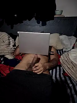 Snapshot of parker321516 chatting on 04/06/26, 02:07 parker321516 online show from 04/06/26, 02:07