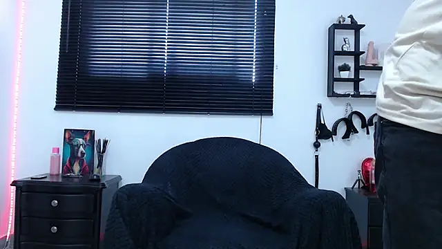 Snapshot of KinkyAllisonSub chatting on 02/12/25, 03:16 KinkyAllisonSub online show from 02/12/25, 03:16