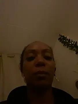 Snapshot of ROXYNL chatting on 02/17/25, 01:15 ROXYNL online show from 02/17/25, 01:15