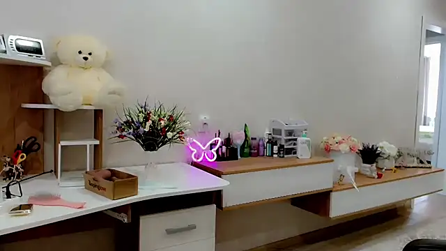 Snapshot of EveLove33 chatting on 11/03/25, 07:57 EveLove33 online show from 11/03/25, 07:57