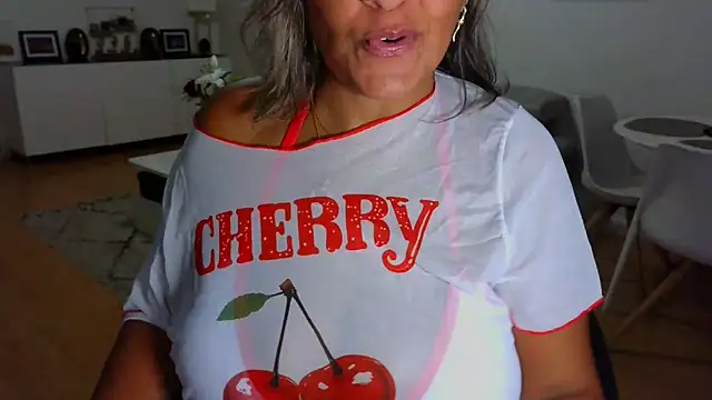 Snapshot of sarametisse26 chatting on 09/25/25, 07:03 sarametisse26 online show from 09/25/25, 07:03