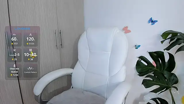 cutewhitneyr online show from 10/03/25, 12:28