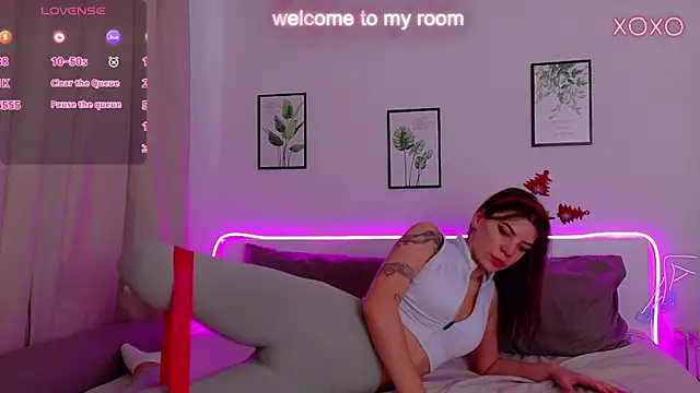 Snapshot of MeganGaleHorny chatting on 12/27/24, 08:24 MeganGaleHorny online show from 12/27/24, 08:24