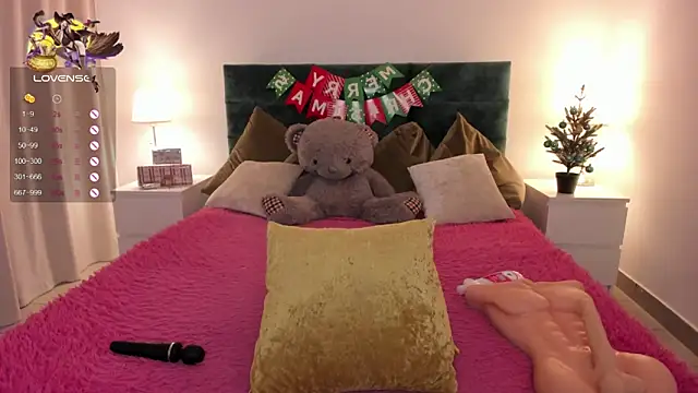 missAngellina online show from 12/04/25, 10:20