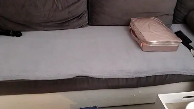 alejandraxxz online show from 12/18/25, 07:35