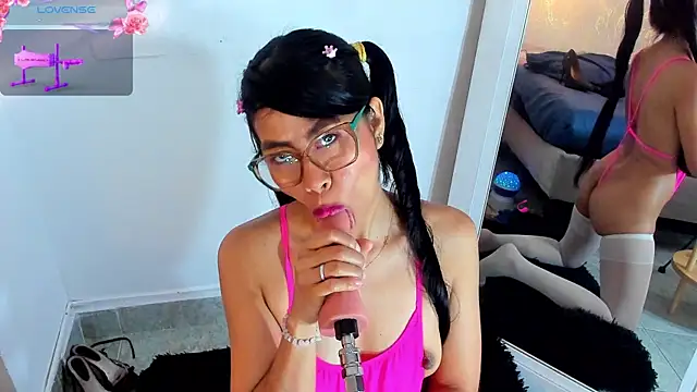 BRITANY WELLS  online show from 04/08/26, 12:39