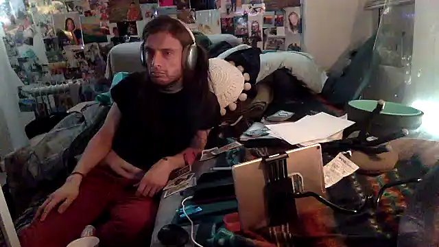 DownstairsSky online show from 01/31/25, 05:51