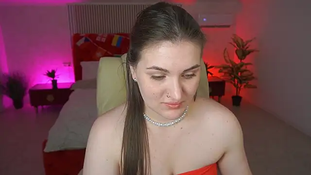 Snapshot of EmmyCharmm chatting on 07/19/26, 06:33 EmmyCharmm online show from 07/19/26, 06:33