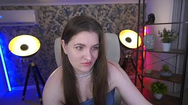 Snapshot of EmmyCharmm chatting on 06/26/26, 05:46 EmmyCharmm online show from 06/26/26, 05:46