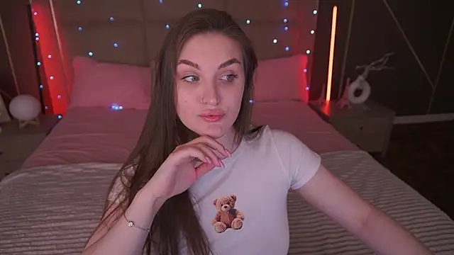 EmmyCharmm online show from 03/25/26, 06:35